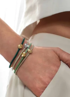 FLORA DANICA SILKE ARMBÅND CHAMPAGNE MED FIRKLØVER 16,5 CM - FLC-SILK-CHAMPAGNE-16-S
