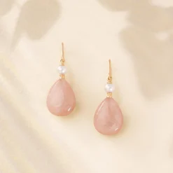 JULIE SANDLAU ELENE ØRERINGE I 14 KARAT GULD MED ROSY MOONSTONE - YG14-HKS829WHPLRSMN