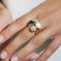 JULIE SANDLAU PRIMINI RING FORGYLDT SØLV SAFIR FARVET KRYSTAL STR. 54 - RI225GDSACR