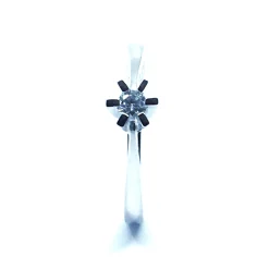 14 KT. HVIDGULD CARLA RING MED BRILLANT 0,10 CT. W/SI