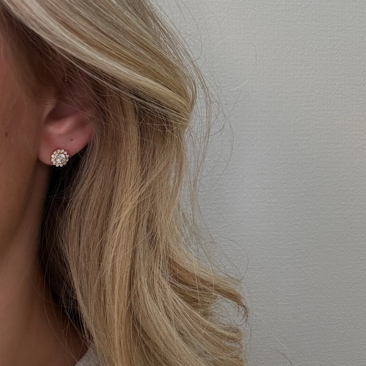 MADS Z CARMEN 8 KARATS ØRERINGE MED ZIRKONIA - 3317046