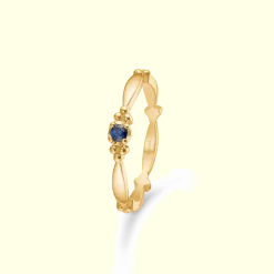 MADS Z POETRY XO RING 14 KARAT GULD MED SAFIR - 1544081