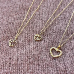 SCROUPLES HJERTE VEDHÆNG I 8 KARAT GULD MED 6 ZIRKONIA STENE - 215683