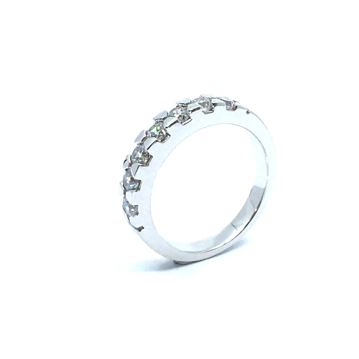 SØLV RING RHODINERET MED 7 SYNTETISKE ZIRKONIA