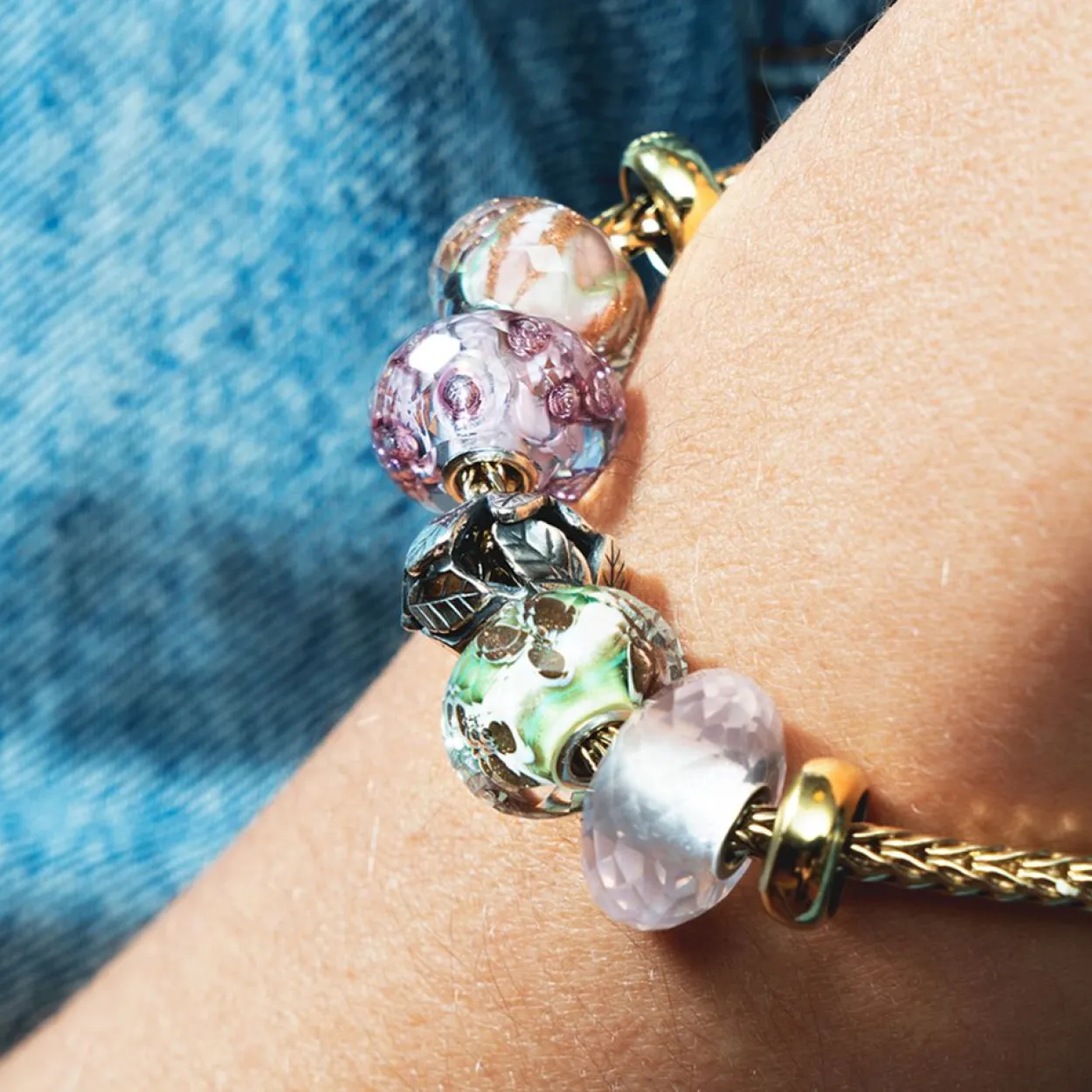 TROLLBEADS 'BLOMSTERBED' GLAS KUGLE - TGLBE-30082
